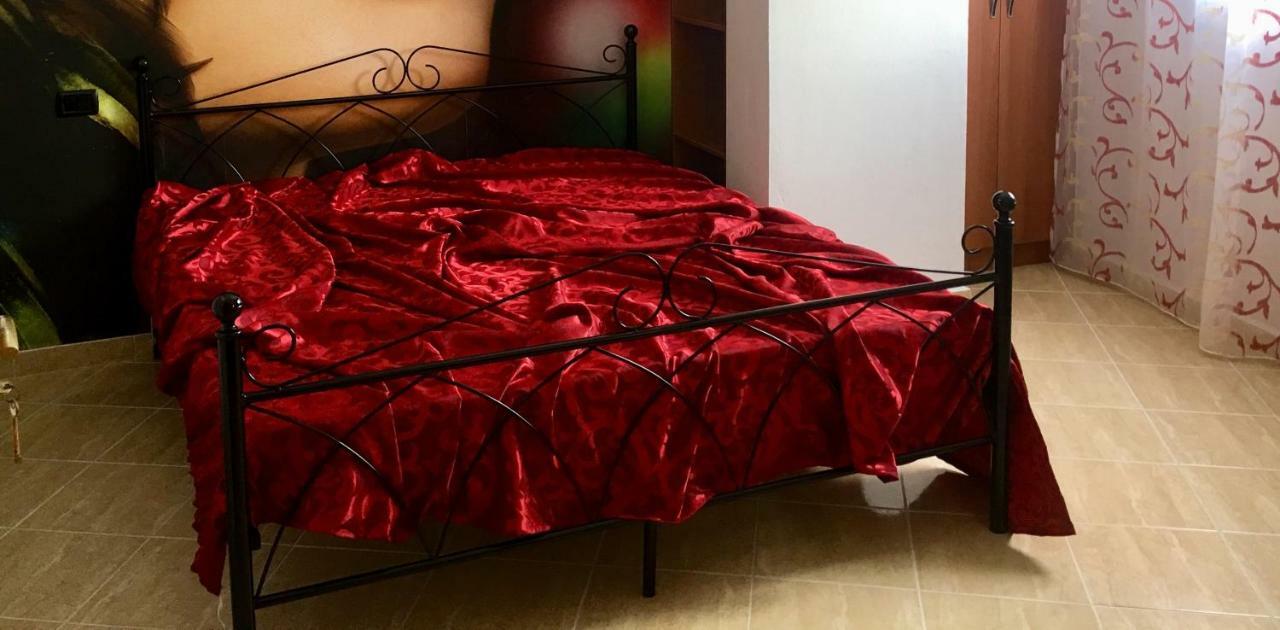 Luxury In Royal For King And Queen *