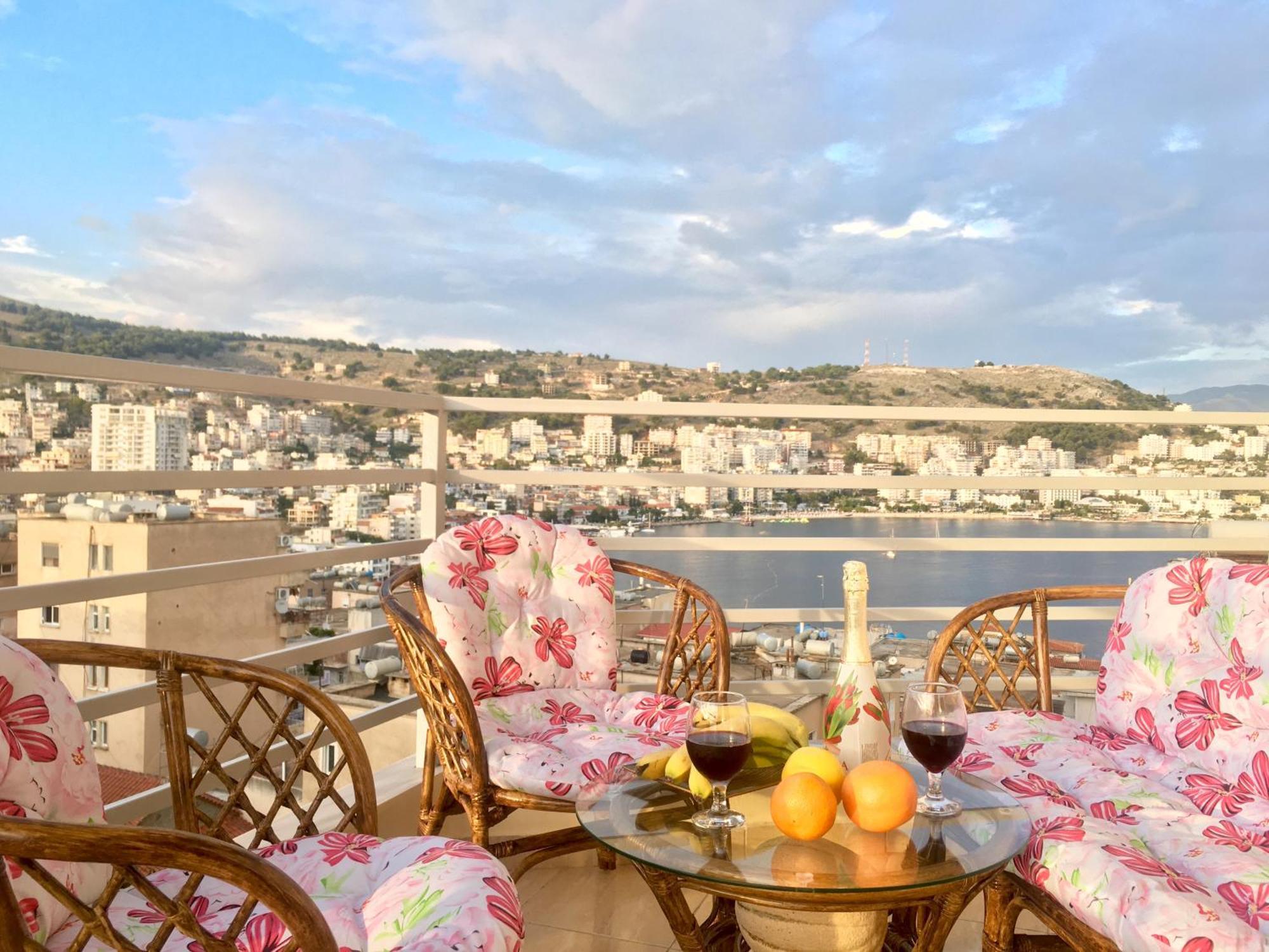 Luxury In Royal For King And Queen